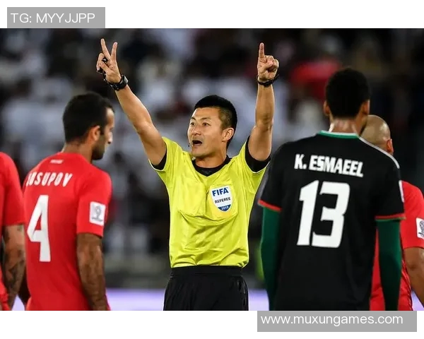 VAR引发赛场小插曲裁判如何冷静处置保障比赛公正与秩序